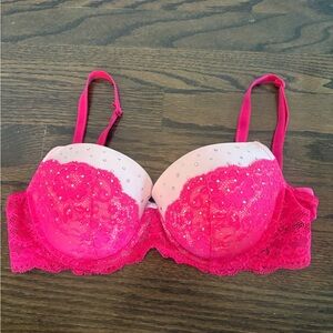 Victoria’s Secret Dream Angels Demi bra 34D. Pink lace and Rhinestones